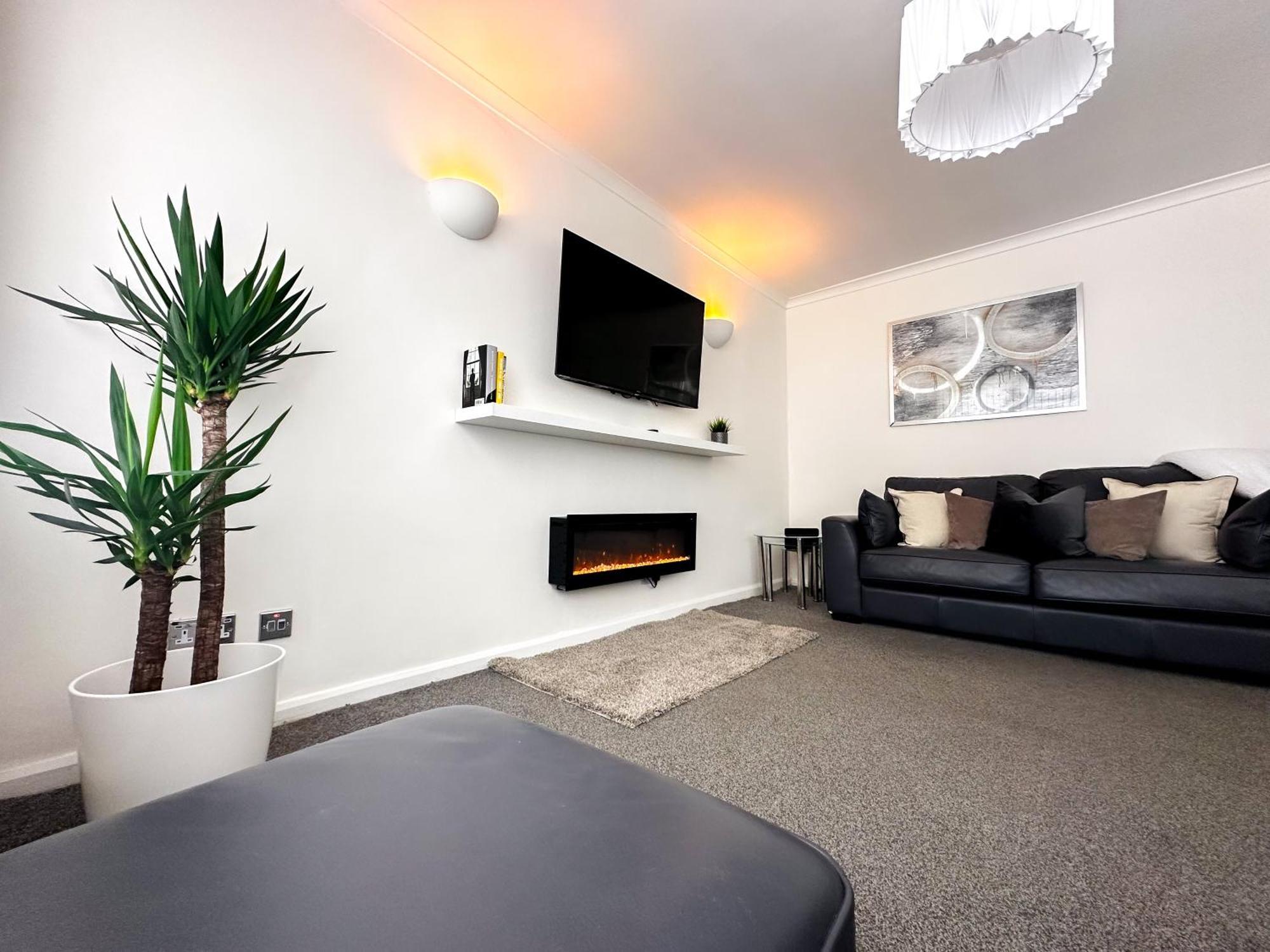 Modern 2 Bedroom Apartment Near M6 Birmingham Buitenkant foto
