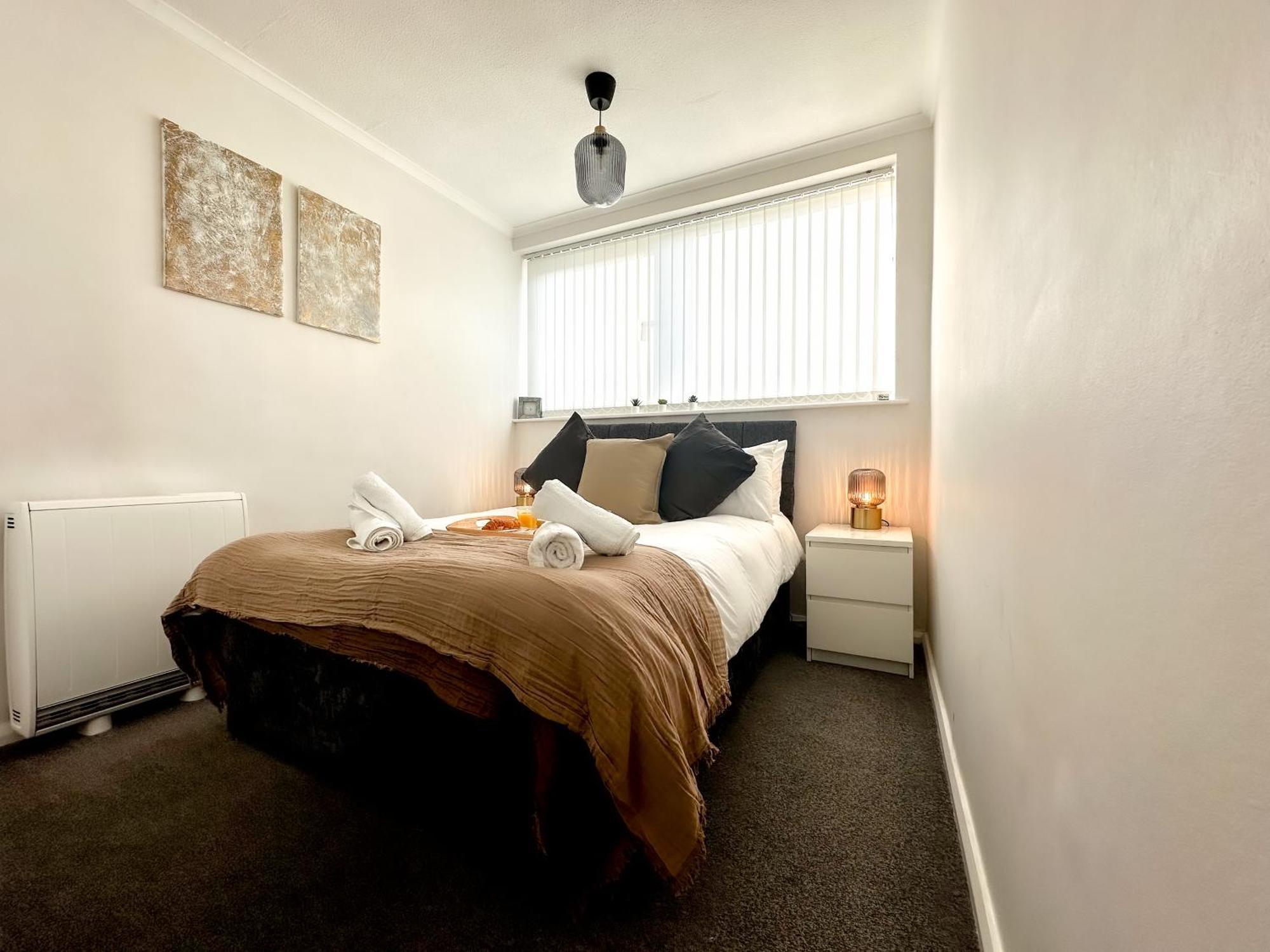Modern 2 Bedroom Apartment Near M6 Birmingham Buitenkant foto