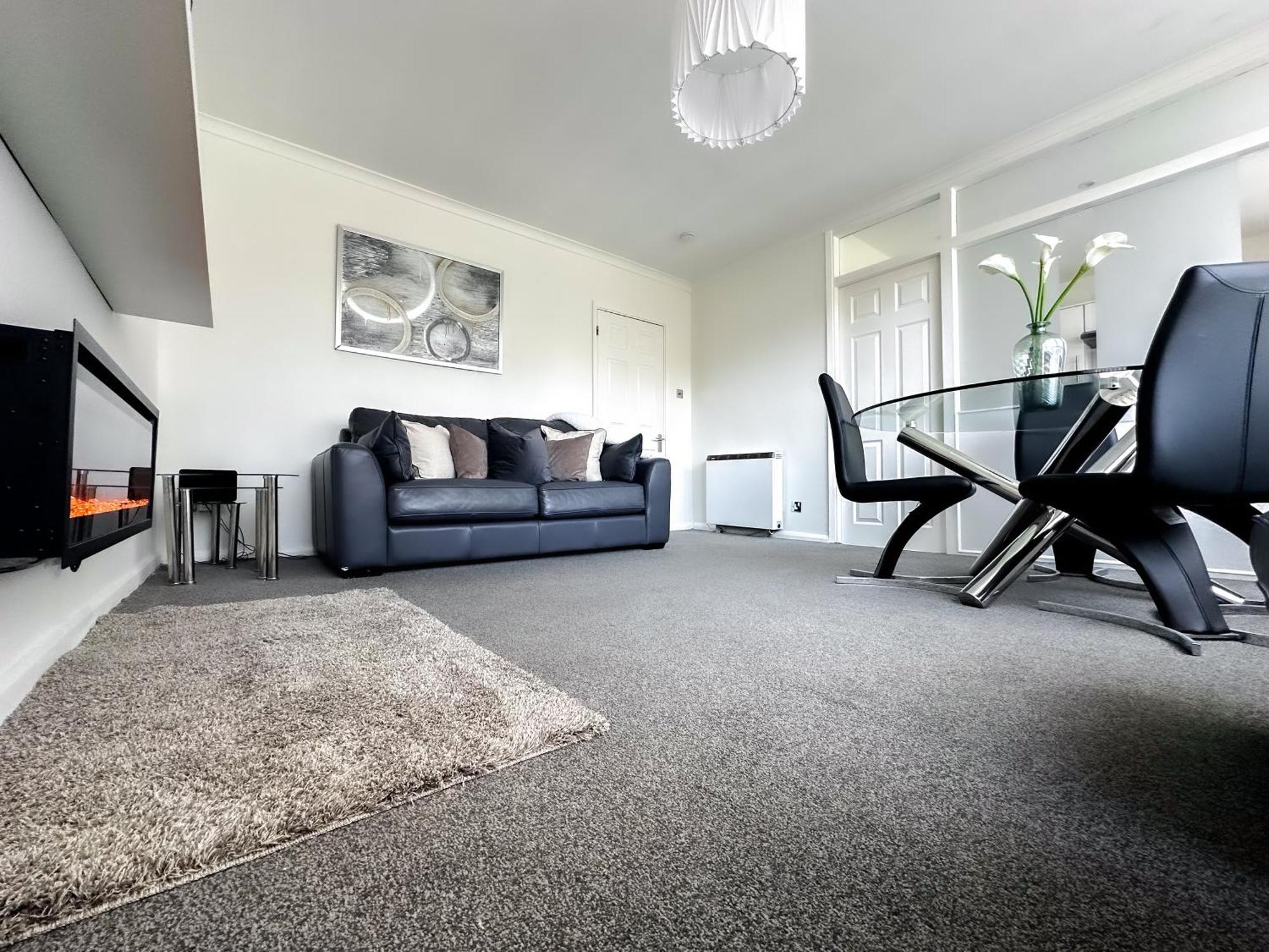 Modern 2 Bedroom Apartment Near M6 Birmingham Buitenkant foto
