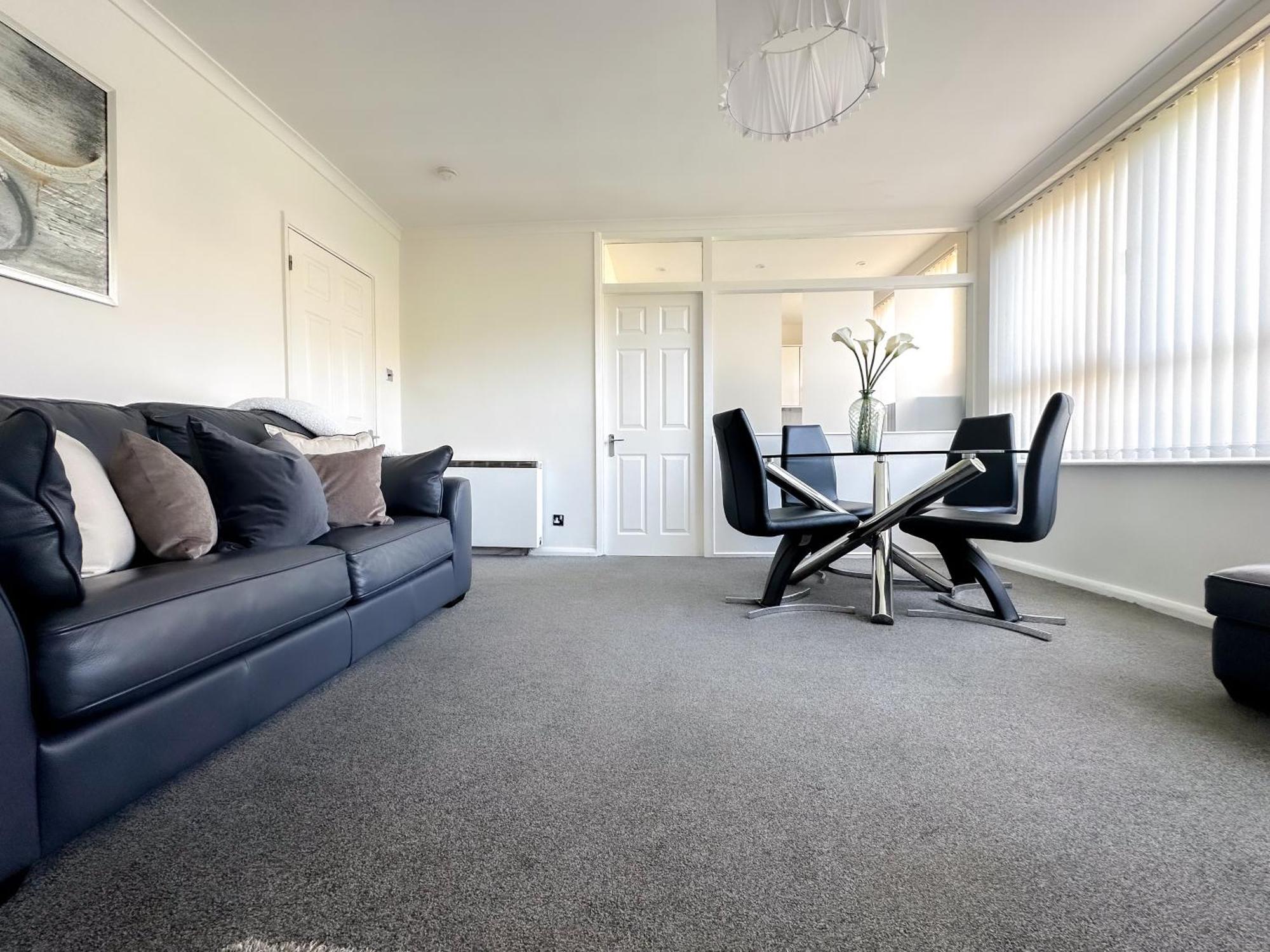 Modern 2 Bedroom Apartment Near M6 Birmingham Buitenkant foto